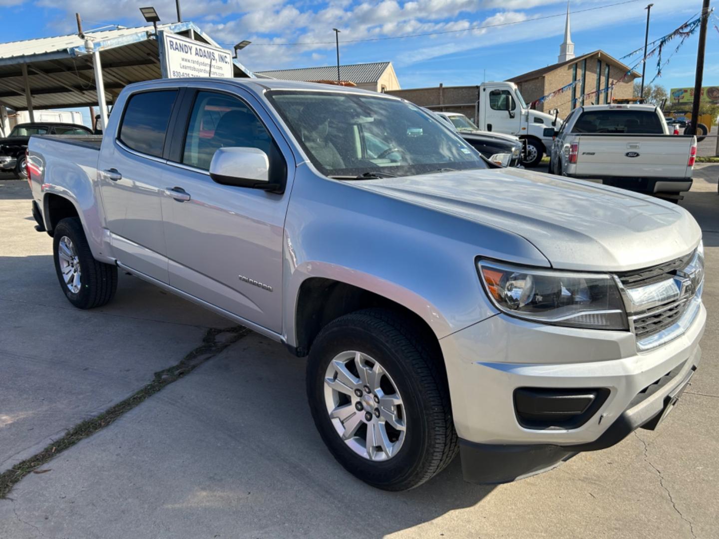 2019 Silver Chevrolet Colorado LT Crew Cab 2WD Long Box (1GCGSCEN6K1) with an 3.6L V6 DOHC 24V GAS engine, 6A transmission, located at 1687 Business 35 S, New Braunfels, TX, 78130, (830) 625-7159, 29.655487, -98.051491 - Photo#3